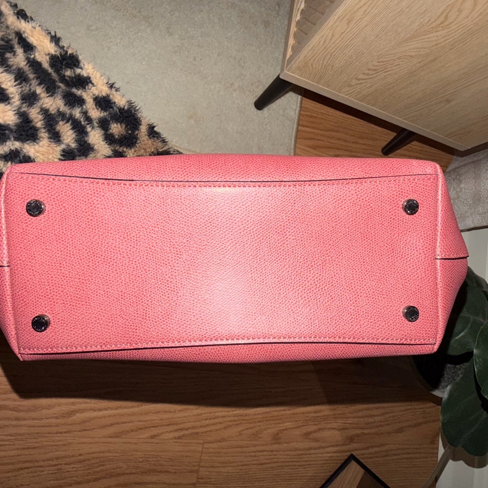 Elegant Pink Calvin Klein Handbag - Picture 5 of 5